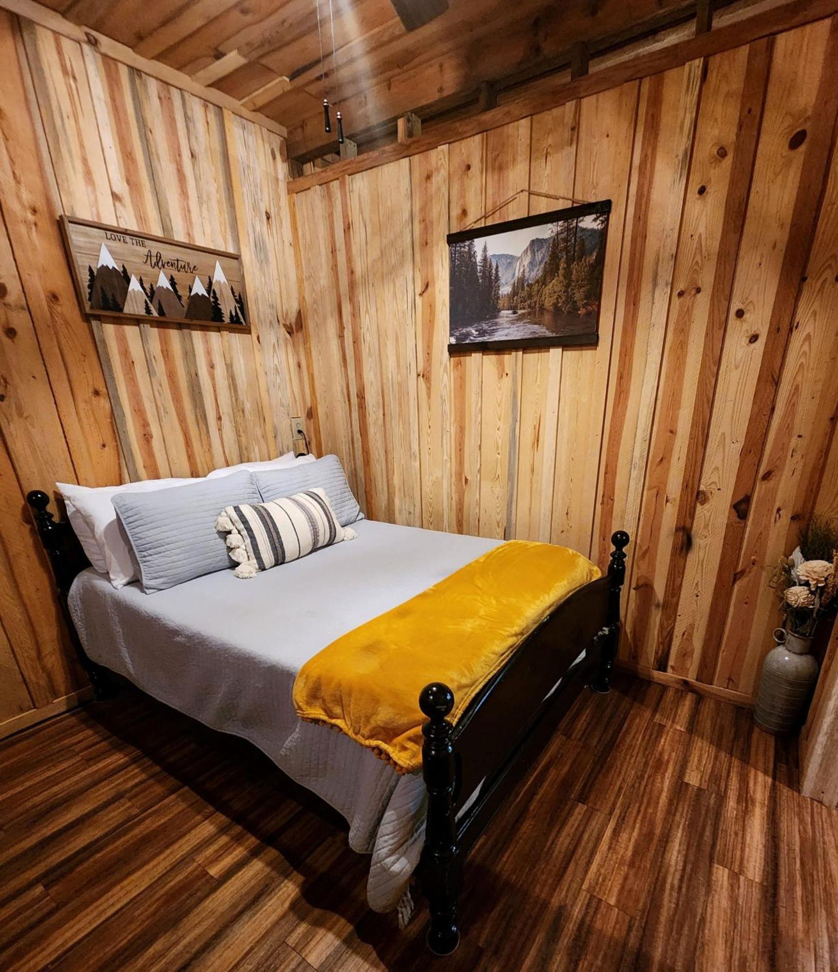 Unique Country Cabin Meets Farmhouse Modern!!! Mena Exteriör bild