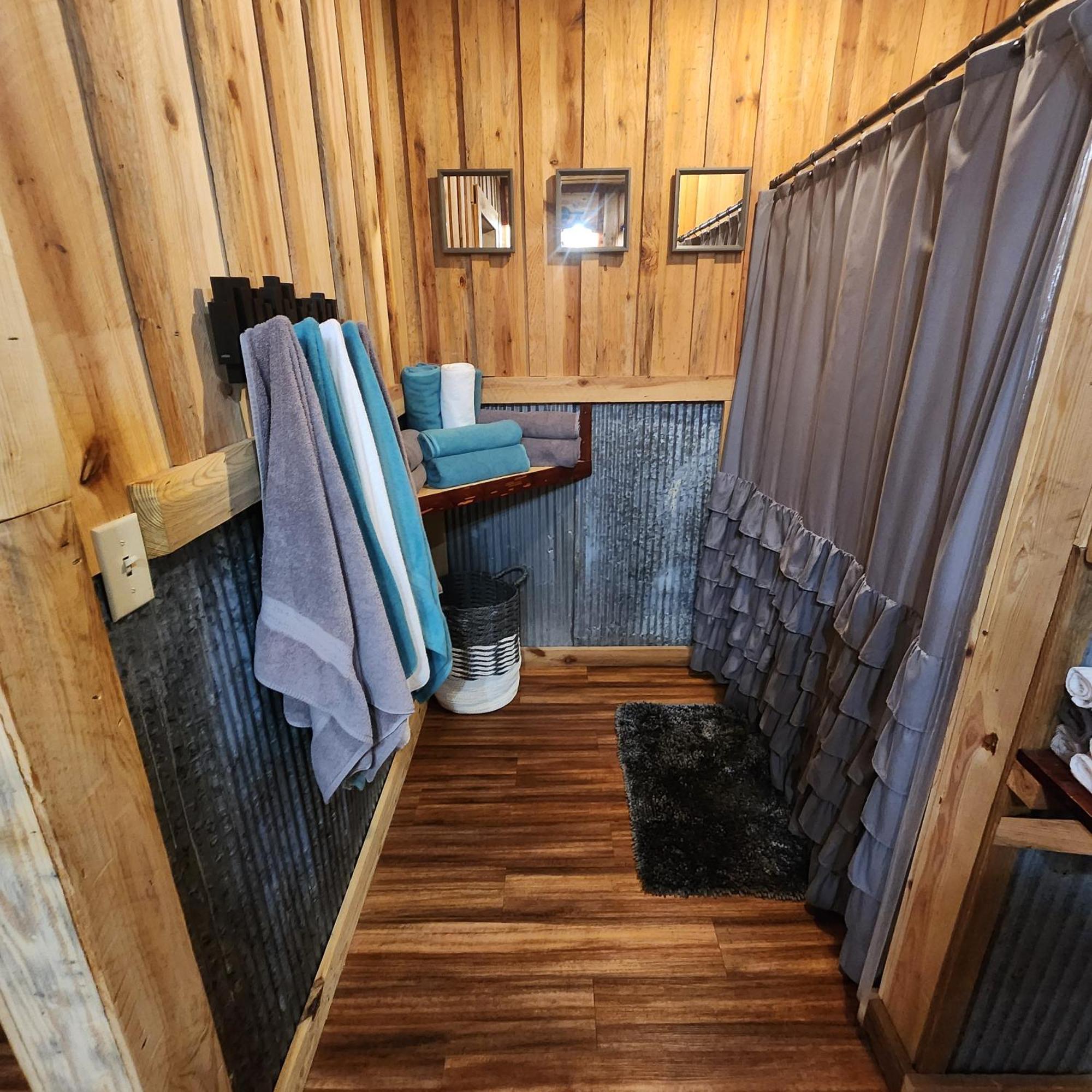 Unique Country Cabin Meets Farmhouse Modern!!! Mena Exteriör bild