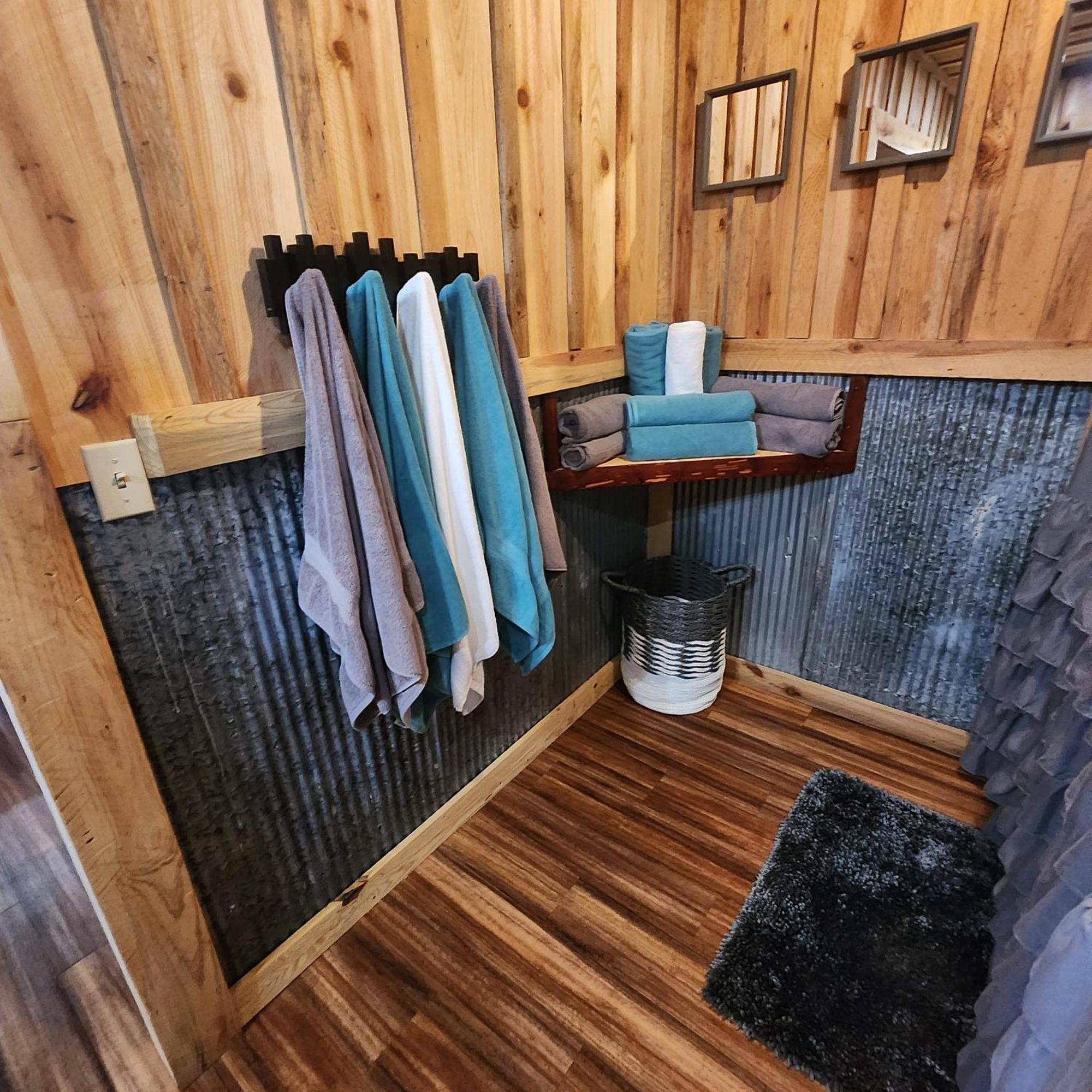Unique Country Cabin Meets Farmhouse Modern!!! Mena Exteriör bild